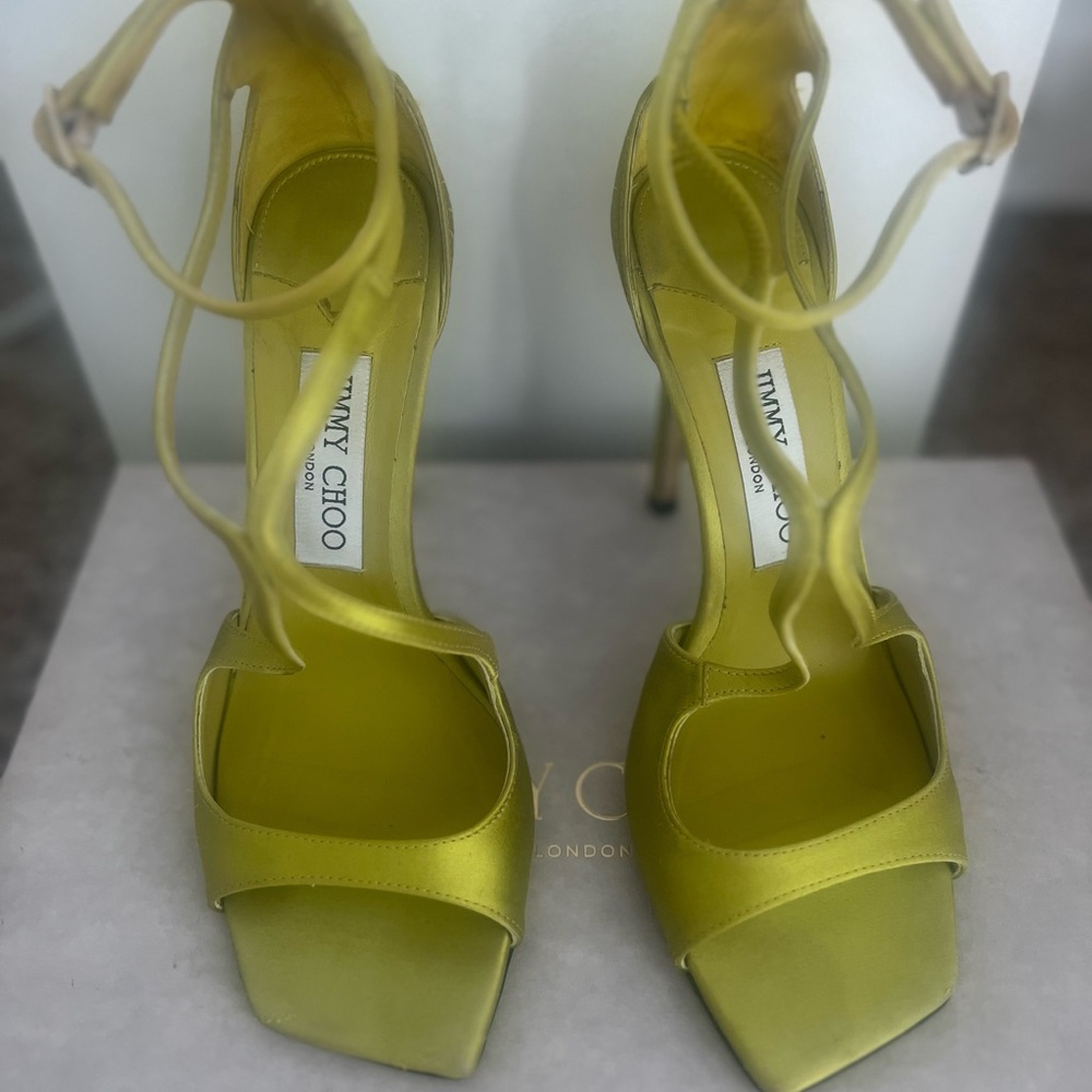 Tacones yimmy choo con solo una postura, como nuevos